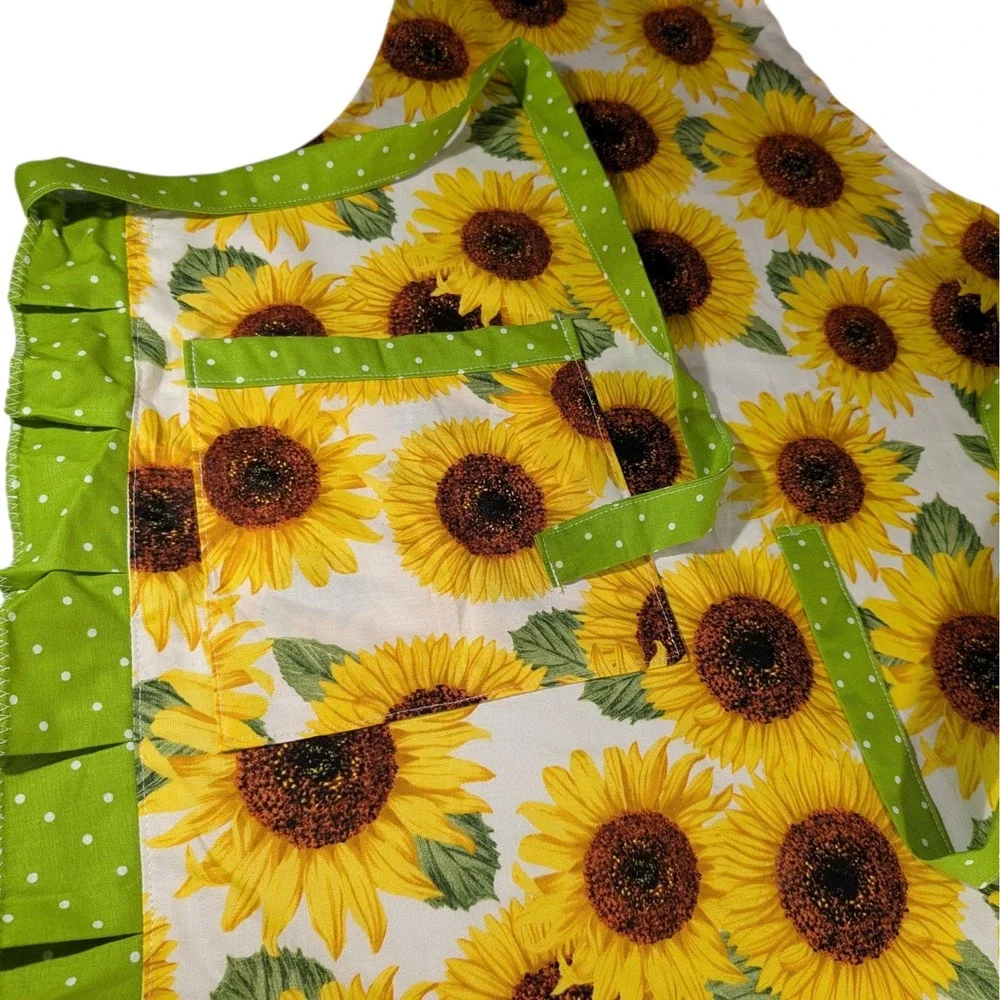 New Handmade Bib Apron Sunflower Pocket Ruffles Kitchen Cooking Baking